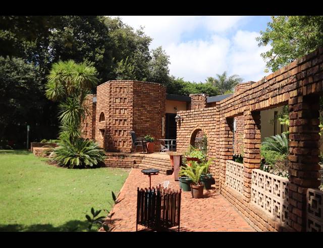 4 BEDROOM HOUSE SOLD IN LYTTELTON MANOR